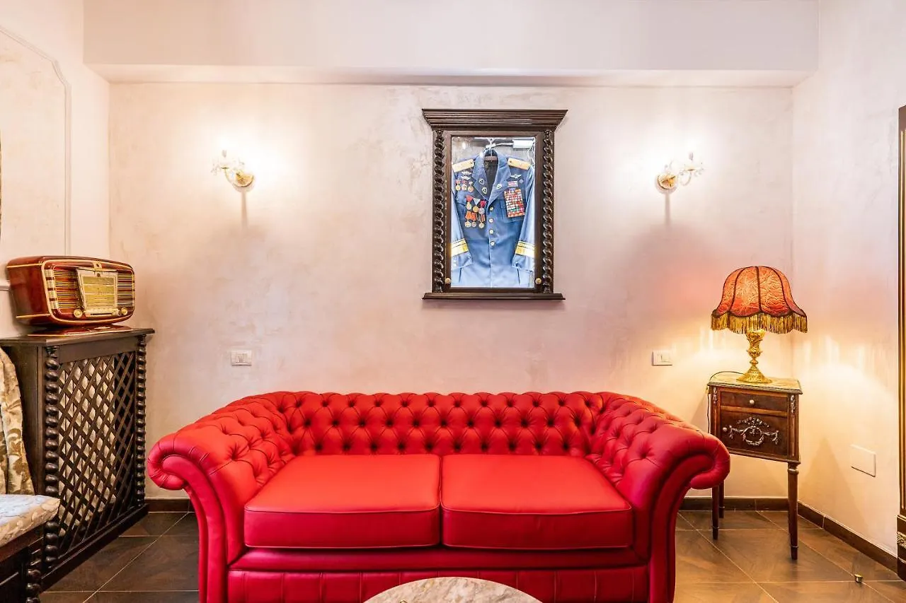 Private Museum Apartment With Antique Decor Bucureşti