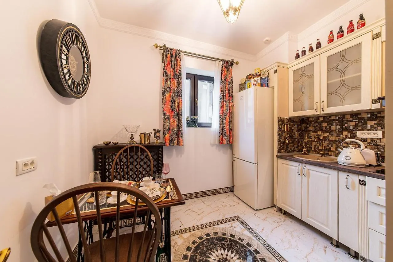 Private Museum Apartment With Antique Decor 부쿠레슈티 루마니아