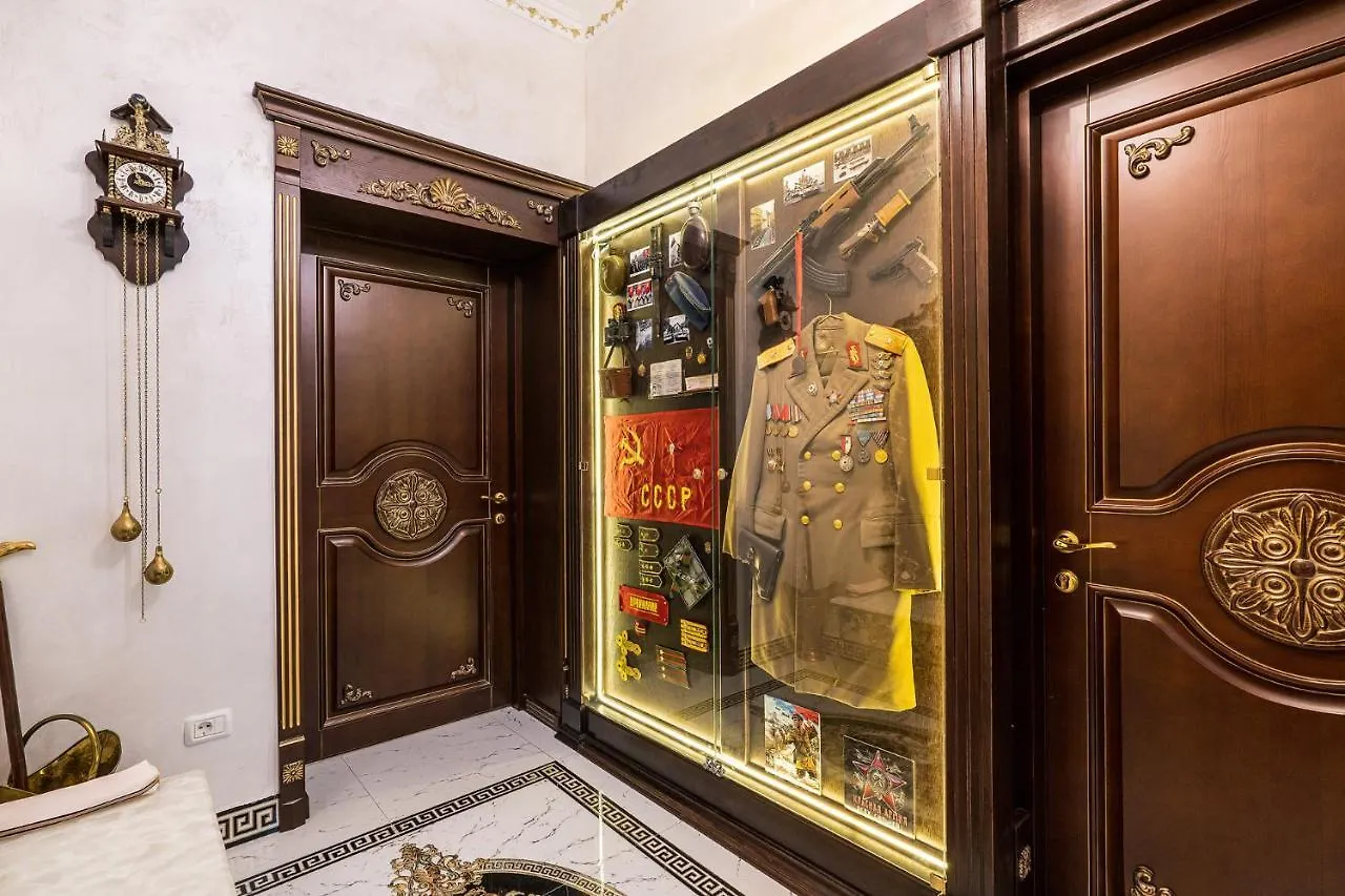 Private Museum Apartment With Antique Decor Bucureşti România
