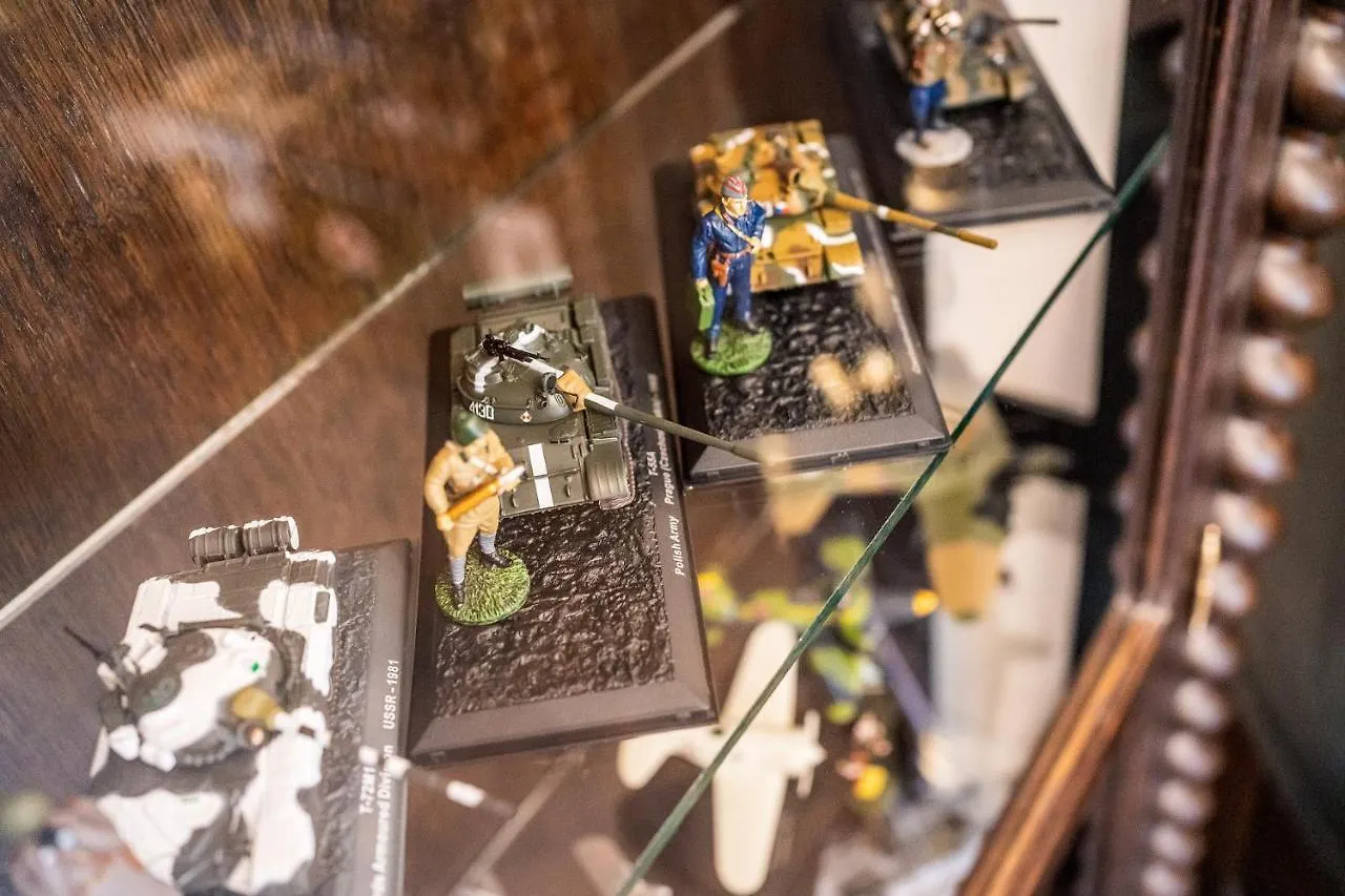 Private Museum Apartment With Antique Decor Bucureşti