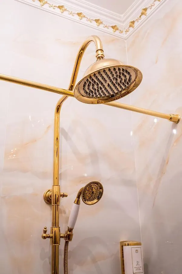 Private Museum Apartment With Antique Decor Bukareszt