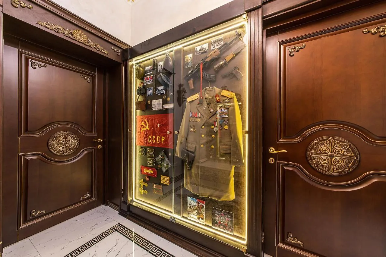 Private Museum Apartment With Antique Decor Bukareszt